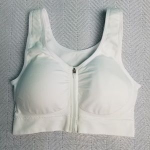 NWOT Genie Bra Zip White
